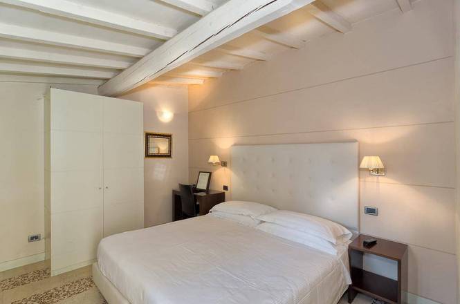 Hotel Novecento, Pisa