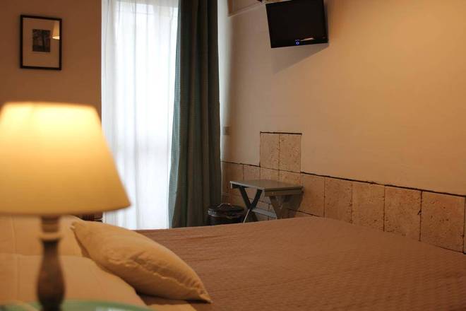 Bed & Tower, Pisa