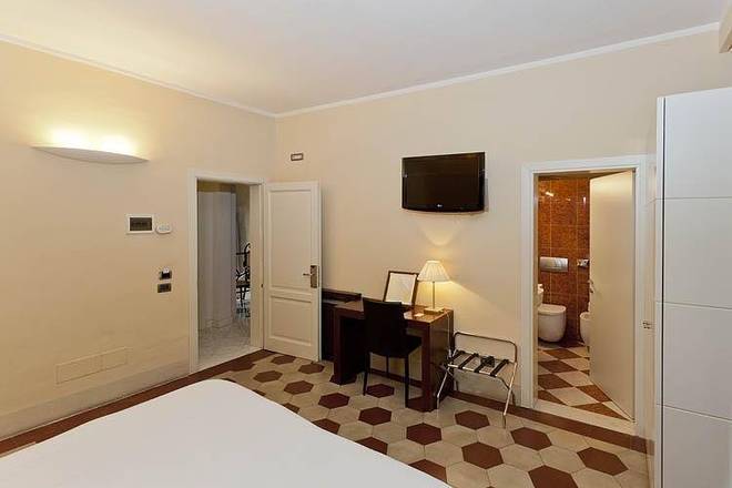 Hotel Novecento, Pisa