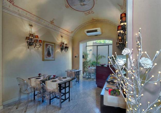 Hotel Novecento, Pisa