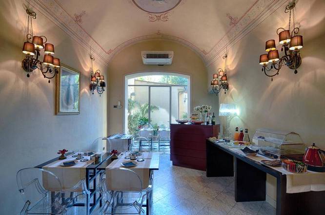 Hotel Novecento, Pisa