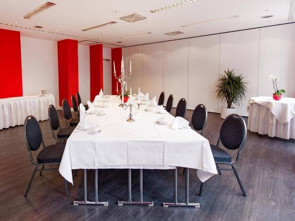 Airport Hotel Dresden, Dresden